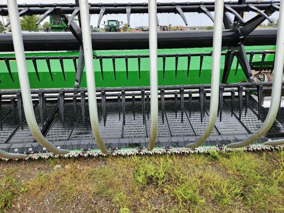 2024 John Deere RD40F Header Combine