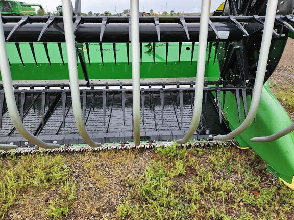 2024 John Deere RD40F Header Combine