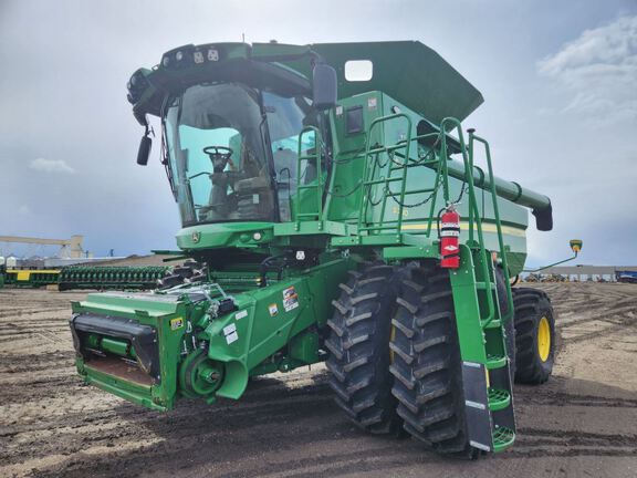 2022 John Deere S780 Combine