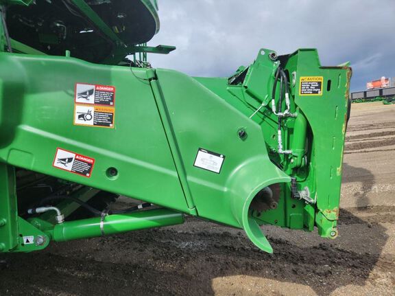 2022 John Deere S780 Combine