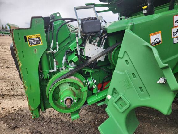 2022 John Deere S780 Combine