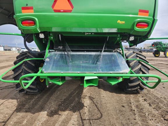2022 John Deere S780 Combine