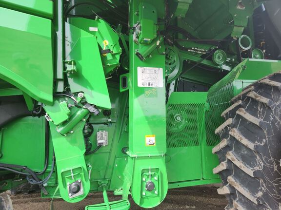 2022 John Deere S780 Combine