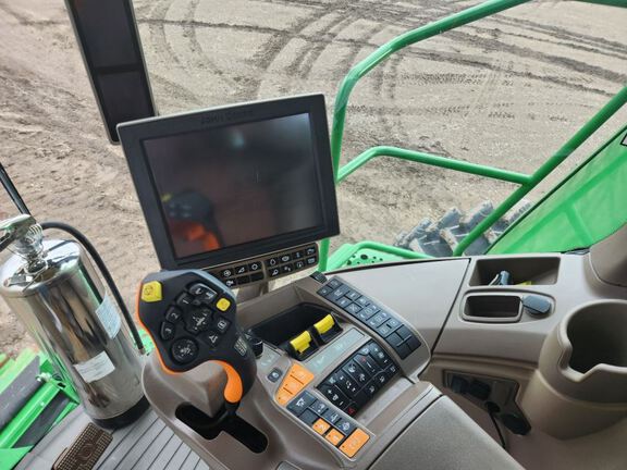 2022 John Deere S780 Combine