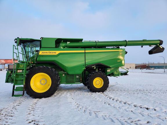 2025 John Deere S7 700 Combine