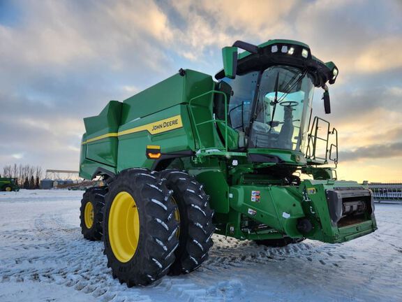 2025 John Deere S7 700 Combine