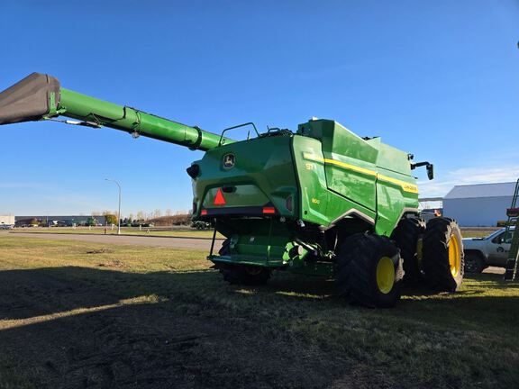 2025 John Deere S7 800 Combine
