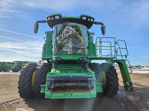 2025 John Deere S7 800 Combine