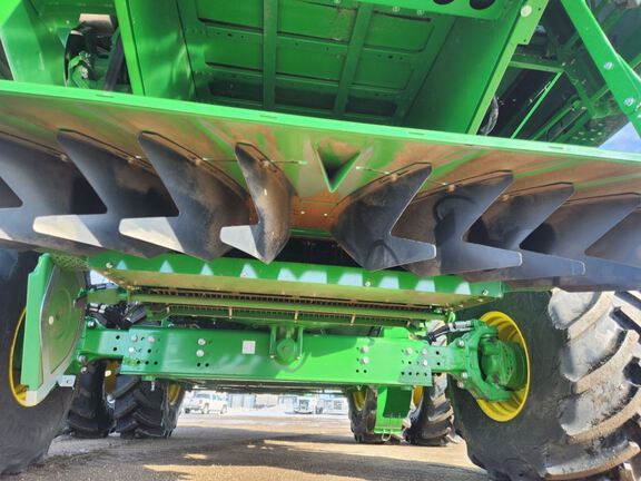 2025 John Deere S7 800 Combine