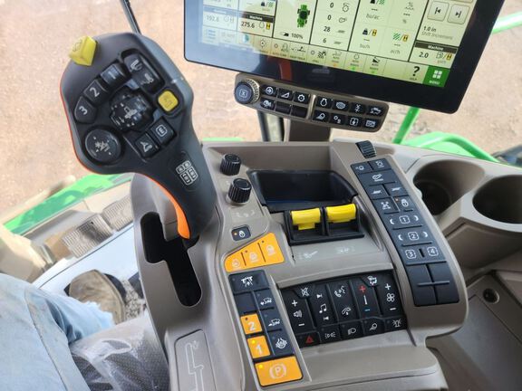 2025 John Deere S7 800 Combine