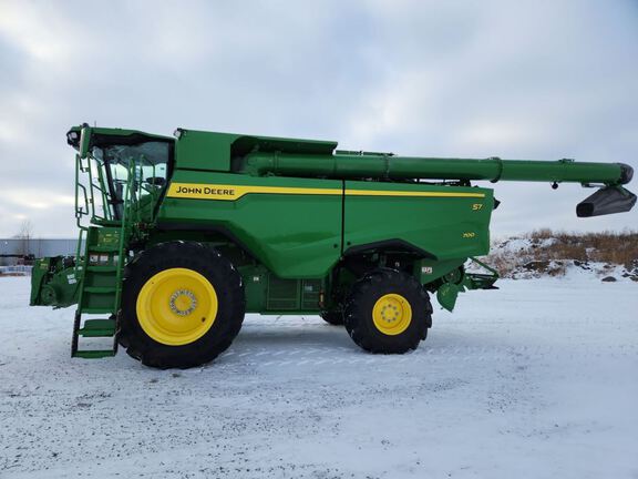 2025 John Deere S7 700 Combine