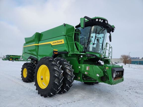 2025 John Deere S7 700 Combine