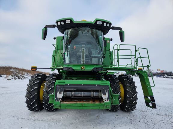 2025 John Deere S7 700 Combine