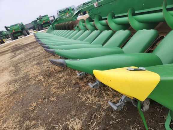 2023 John Deere C18R Header Corn Head
