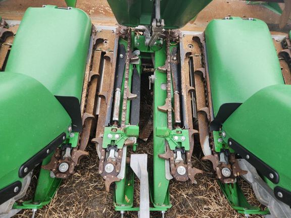 2023 John Deere C18R Header Corn Head