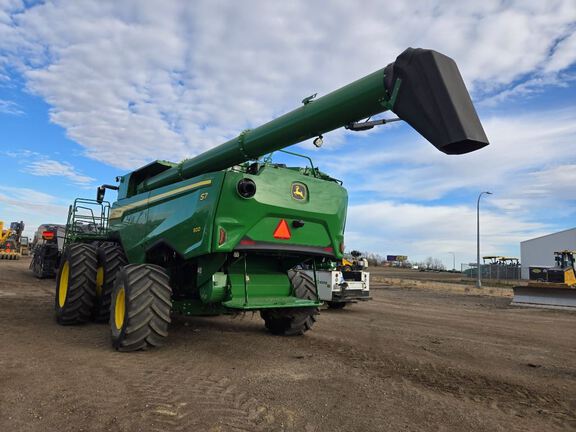 2025 John Deere S7 800 Combine
