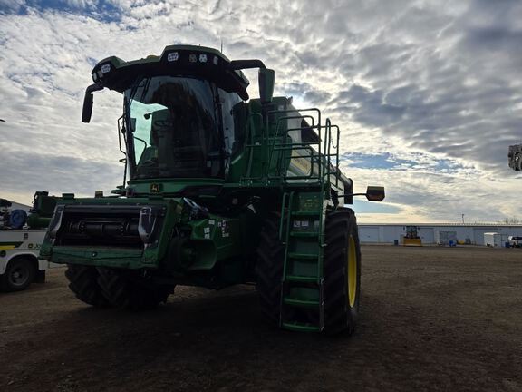 2025 John Deere S7 800 Combine