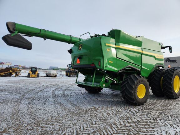 2025 John Deere S7 800 Combine
