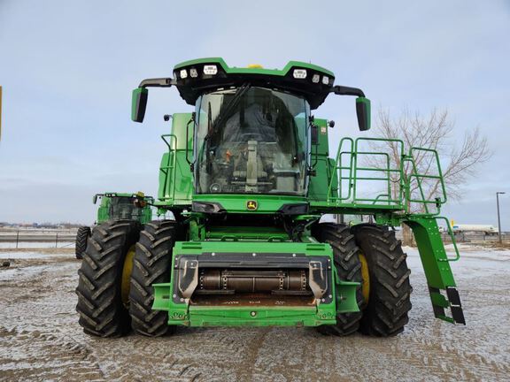 2025 John Deere S7 800 Combine