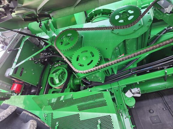 2025 John Deere S7 800 Combine