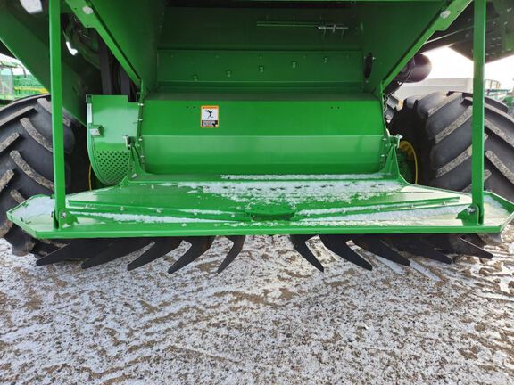 2025 John Deere S7 800 Combine