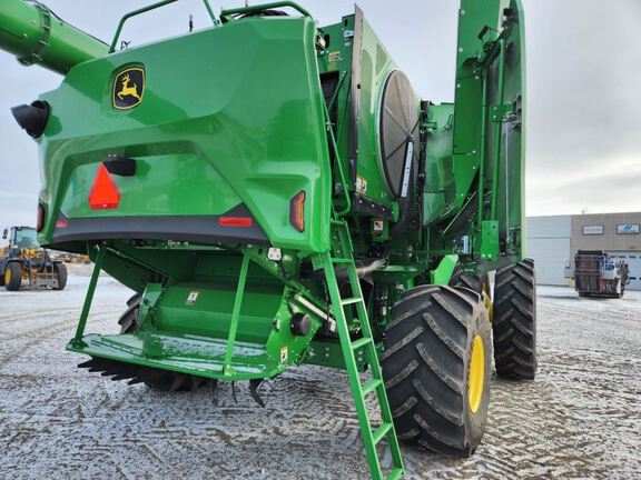 2025 John Deere S7 800 Combine
