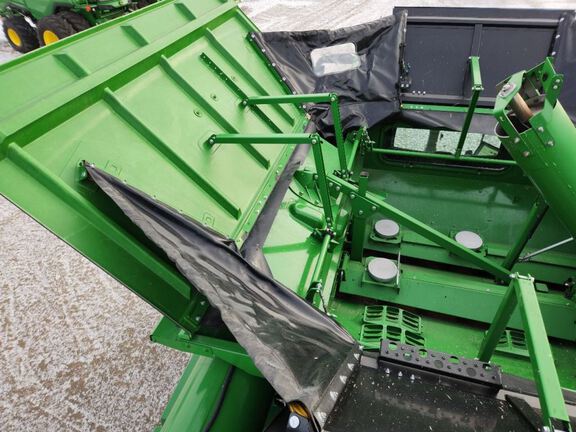 2025 John Deere S7 800 Combine
