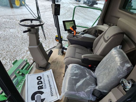 2025 John Deere S7 800 Combine