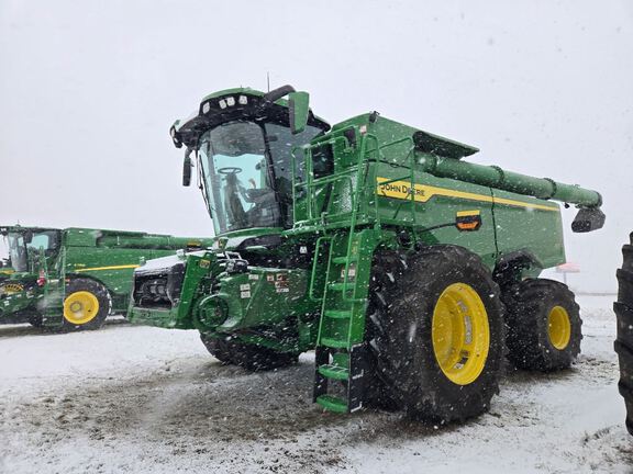 2025 John Deere S7 800 Combine