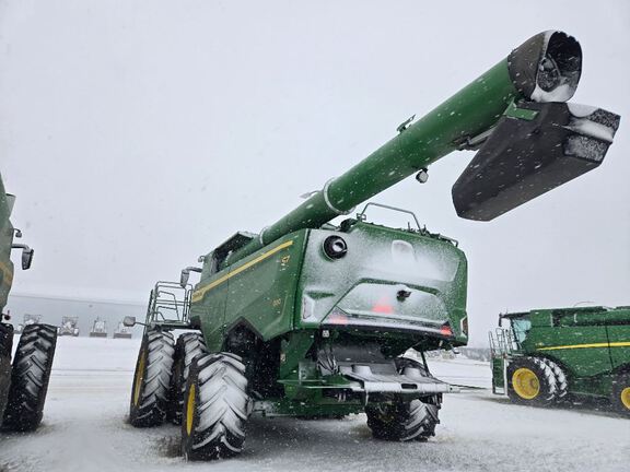 2025 John Deere S7 800 Combine