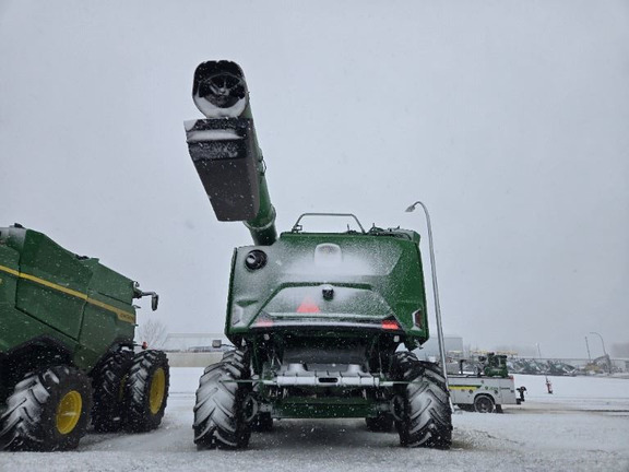 2025 John Deere S7 800 Combine