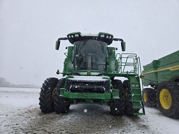 2025 John Deere S7 800 Combine