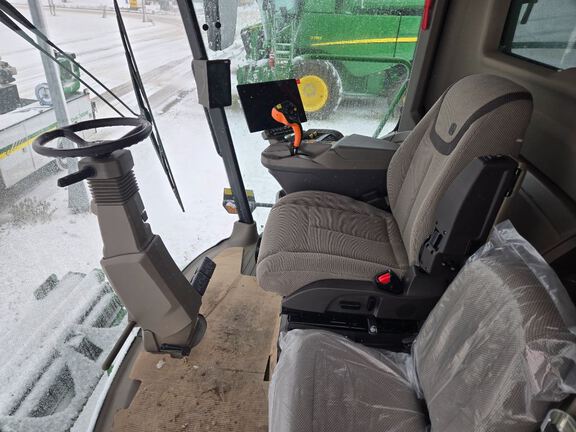 2025 John Deere S7 800 Combine