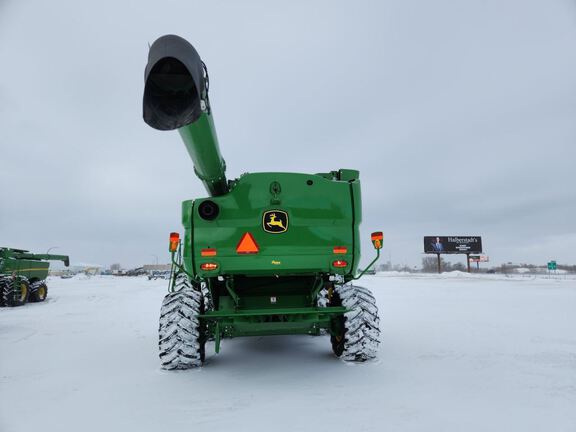 2024 John Deere S780 Combine