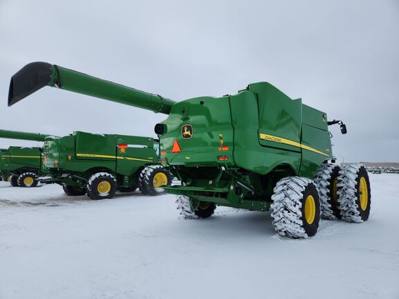 2024 John Deere S780 Combine