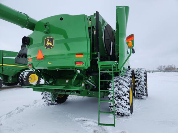 2024 John Deere S780 Combine