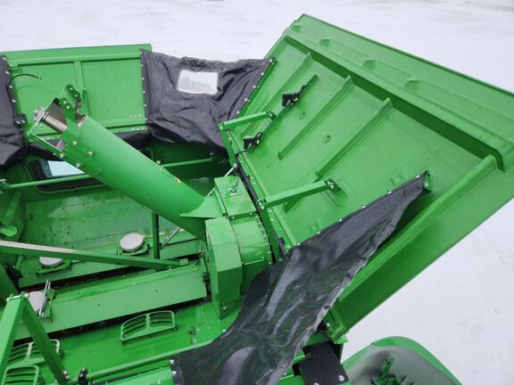 2024 John Deere S780 Combine