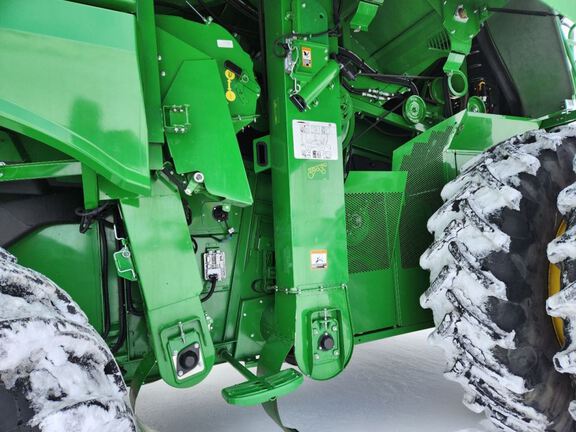 2024 John Deere S780 Combine