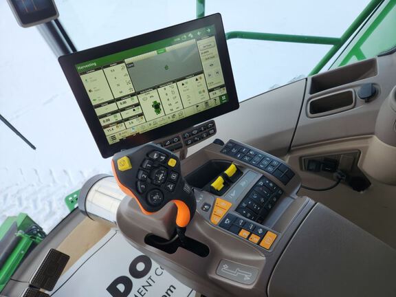 2024 John Deere S780 Combine