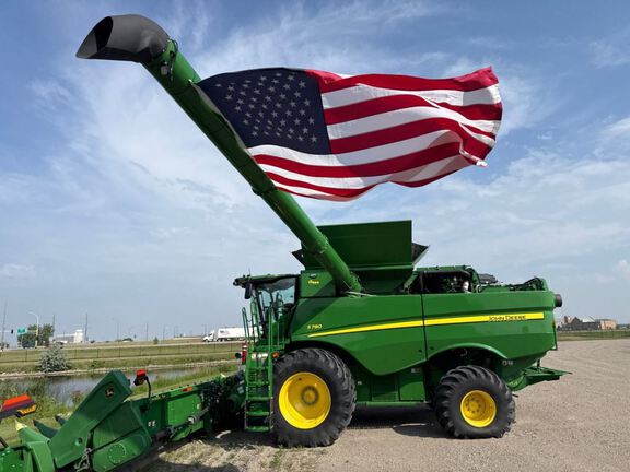 2024 John Deere S780 Combine