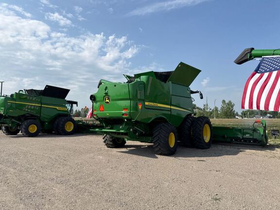 2024 John Deere S780 Combine