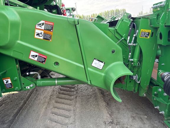 2024 John Deere S780 Combine