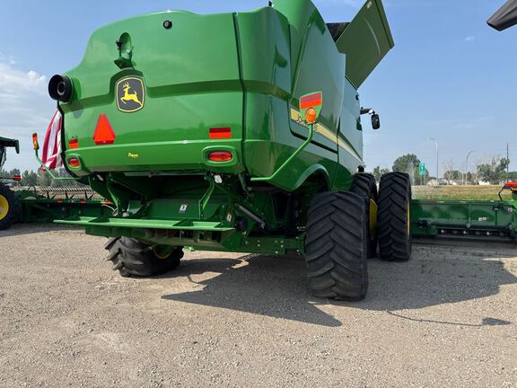 2024 John Deere S780 Combine