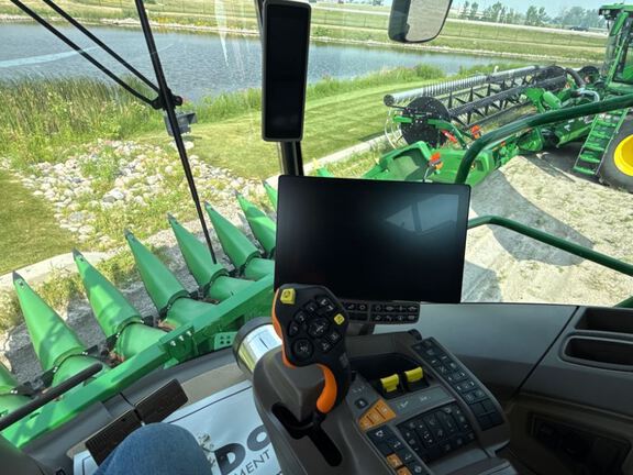 2024 John Deere S780 Combine
