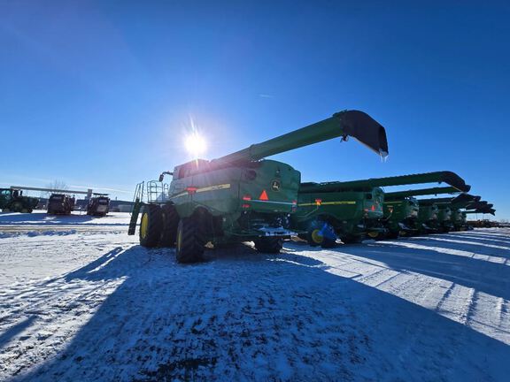 2024 John Deere S780 Combine