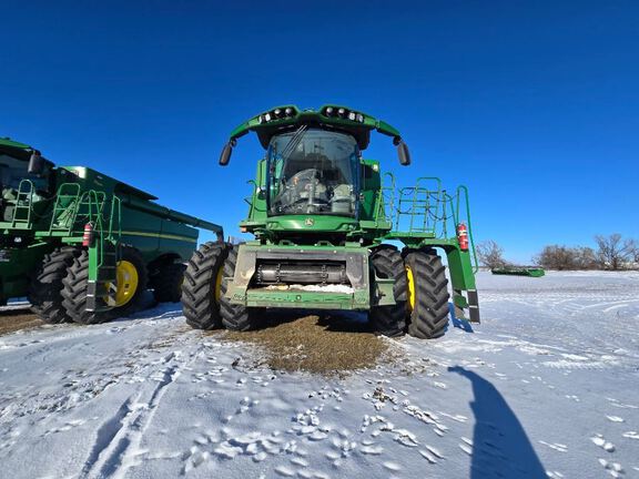 2024 John Deere S780 Combine