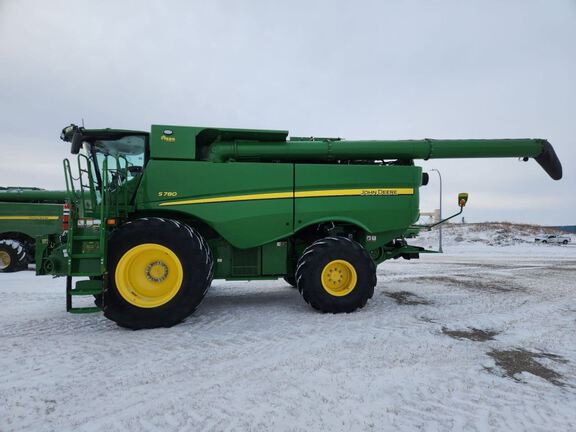 2024 John Deere S780 Combine