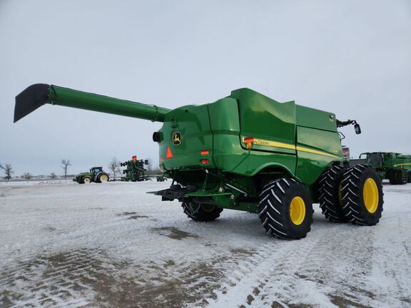 2024 John Deere S780 Combine