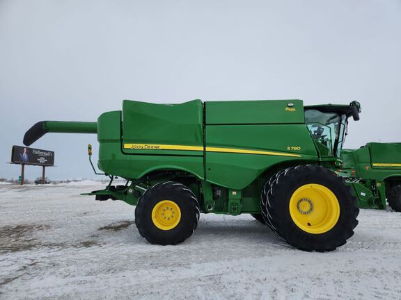 2024 John Deere S780 Combine