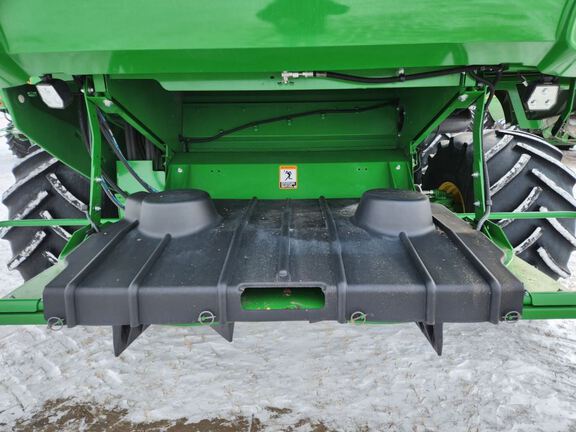 2024 John Deere S780 Combine